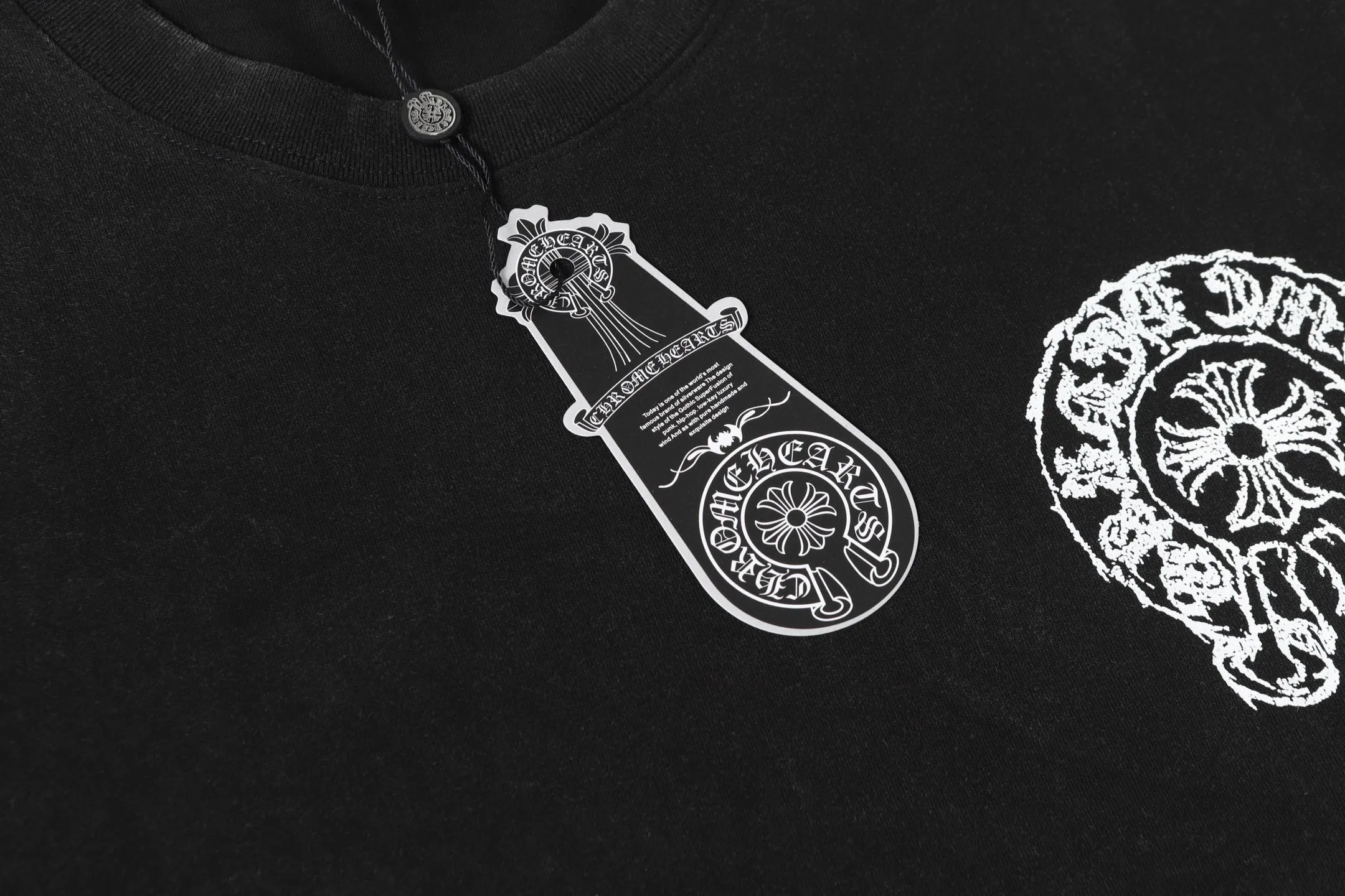🅿️180 Chrome hearte/Chrome heart ch 25ss early spring new Sanskrit logo washed T-shirt short sleeves. A must-have item for daily commuting for men and women in light luxury. The correct version is welcome to compare. Detailed features ·280g 100% cotton double yarn jersey fabric ·Special thickened 32 pieces of double-strand 1x1 thread in the same vat ·Double-needle cross-stitch technology ·Original main mark washed hangtag COLOUR: Washed black SIZE：xs-l